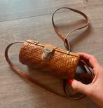 Vintage rieten rotan boho cilindervormig tasje schoudertasje, Sieraden, Tassen en Uiterlijk, Tassen | Damestassen, Ophalen of Verzenden