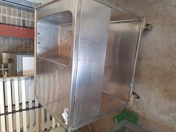 Verrijdbare au bain marie  beschikbaar voor biedingen