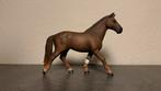 Schleich hannoveraan merrie (13729) *met vaantje, Verzamelen, Dierenverzamelingen, Ophalen of Verzenden, Zo goed als nieuw, Paard