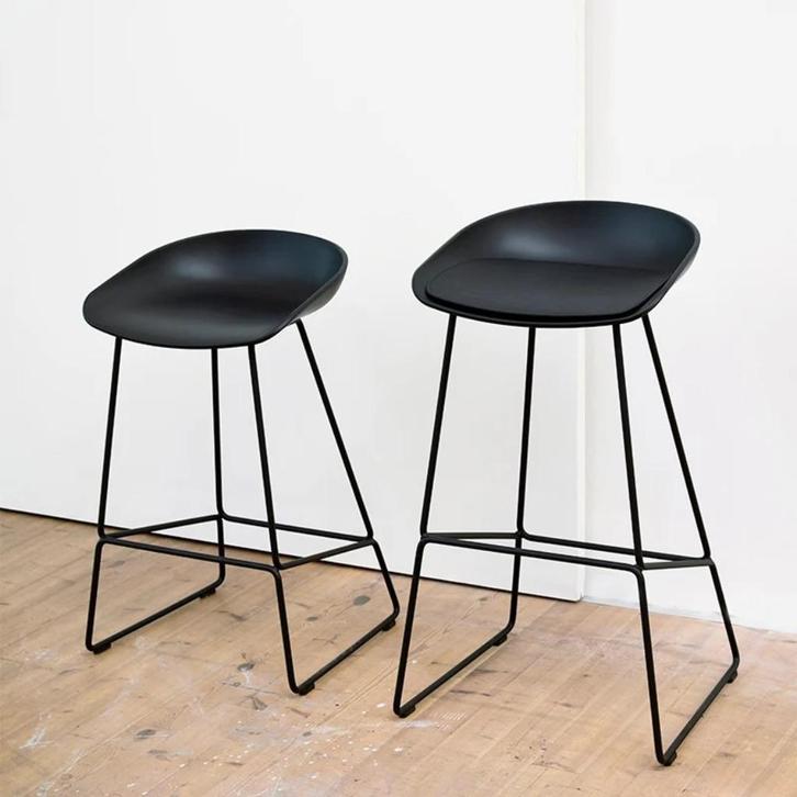 HAY About a Stool AAS38 Mooie bar krukken zwart 75cm, Huis en Inrichting, Barkrukken, Zo goed als nieuw, 60 tot 90 cm, Kunststof