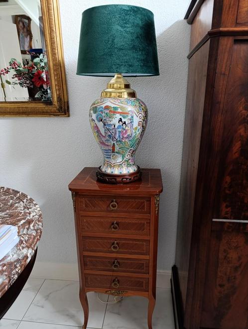 Antieke Family Rose lamp op houten voet, Antiek en Kunst, Antiek | Lampen, Ophalen