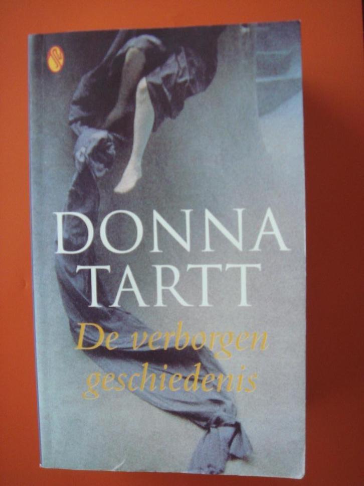 Boek Donna Tartt - De verborgen geschiedenis, Boeken, Literatuur, Gelezen, Ophalen of Verzenden