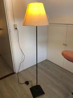 Sfeervolle schemerlamp op voet met indirecte verlichting ., Ophalen, Gebruikt, Metaal, 100 tot 150 cm