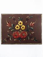 Vintage kistje bruin bloemen handbeschilderd hout bloem rood, Ophalen, Minder dan 50 cm, Minder dan 50 cm, Zo goed als nieuw