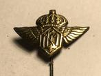 Metalen KLM KON. LUCHTVAART MIJ. Speld (Messingkleur)., Verzenden, Zo goed als nieuw, Transport, Speldje of Pin