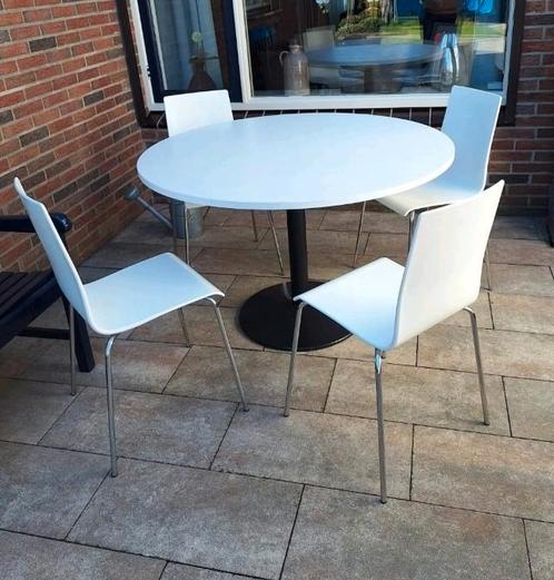 Tuinset: ronde tafel en 4 stoelen., Tuin en Terras, Tuinsets en Loungesets, Zo goed als nieuw, Tuinset, 4 zitplaatsen, Ophalen