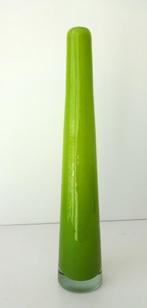 Glazen vaas lichtgroen opaline met witte binnenkant 3709-g, Antiek en Kunst, Antiek | Glas en Kristal, Ophalen of Verzenden