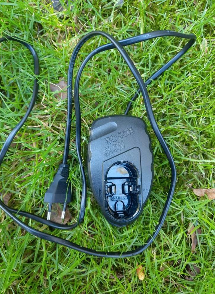 Bosch AL 1404 Acculader 7.2V - 14.4V, Doe-het-zelf en Verbouw, Gereedschap | Machine-onderdelen en Toebehoren, Zo goed als nieuw