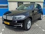 BMW X5 xDrive40e UNIEK LAGE STAND (bj 2015, automaat), Stof, Gebruikt, 4 cilinders, Bruin