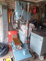 STRANDS BOOR FREESMACHINE TANDWIELGESCHAKELD 380 V, Ophalen, Zo goed als nieuw, Metaaldraaibank, Minder dan 500 mm