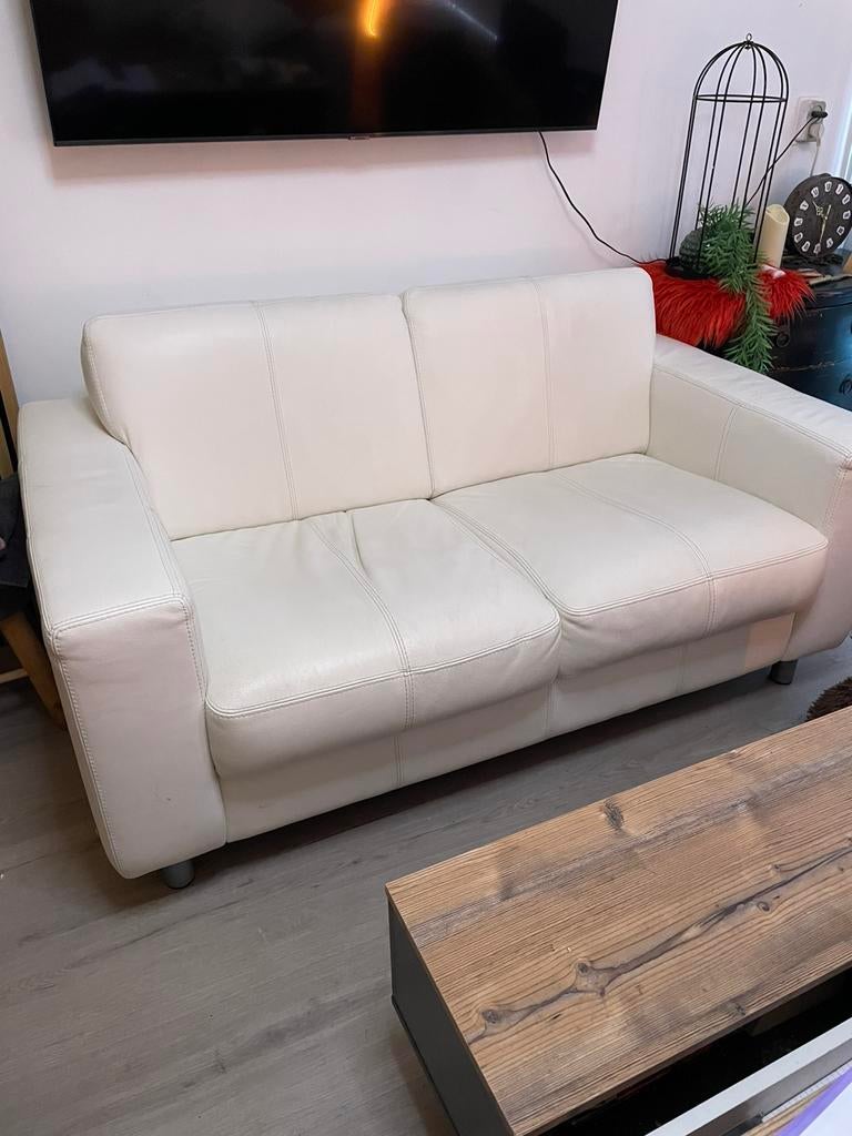 Nieuwe wit leren 2 zitsbank, Huis en Inrichting, Banken | Bankstellen, Ophalen, 150 tot 200 cm, Tweepersoons, Zo goed als nieuw