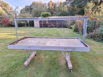 Aluminium tuinkas tafel verrijdbaar met bewatering systeem  beschikbaar voor biedingen