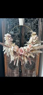 Bloemenkrans met kunstbloemen en pampasgras, Huis en Inrichting, Woonaccessoires | Kransen, Ophalen of Verzenden, Nieuw