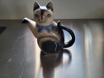 Antieke theepot kat, US Zone Duitsland beschikbaar voor biedingen