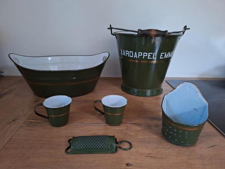 Donkergroen emaille zeldzame items o.a. kopjes etc., Antiek en Kunst, Antiek | Emaille, Ophalen of Verzenden