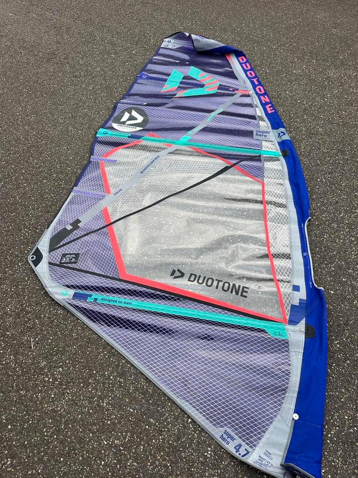 Duotone 2025 - SuperHero & Duke, Watersport en Boten, Windsurfen, Zo goed als nieuw, Complete set, Minder dan 5 m², Ophalen of Verzenden