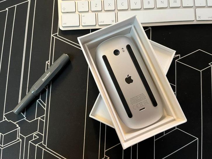 Apple Magic Mouse (A1657) - Draadloze Muis, Computers en Software, Muizen, Zo goed als nieuw, Muis, Rechtshandig, Draadloos, Ergonomisch