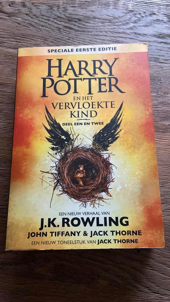 HARRY POTTER en het vervloekte kind deel 1 en 2, Boeken, Fantasy, Zo goed als nieuw, Ophalen of Verzenden