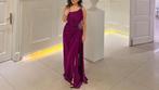 Paarse satijnen galajurk met split - Maat S, Galajurk, Paars, Ophalen of Verzenden, Maat 36 (S)