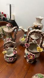 Capodimonte Porseleinen Gesneden Bloemenvaas Urn Italië, Antiek en Kunst, Antiek | Vazen, Ophalen of Verzenden