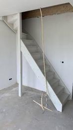 Vaste trap kwartslag links boven, Doe-het-zelf en Verbouw, Ophalen, Zo goed als nieuw, Trap, 2 tot 4 meter