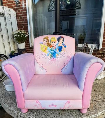 Mooie, Disney Princess, roze gestoffeerde Stoel / zetel   beschikbaar voor biedingen