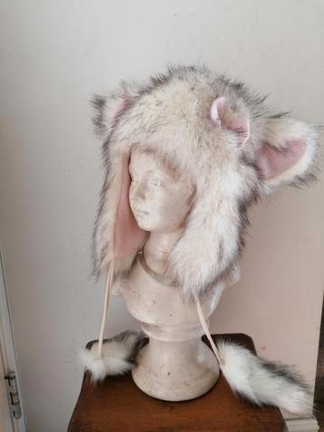 Muts met oren carnaval furry  beschikbaar voor biedingen