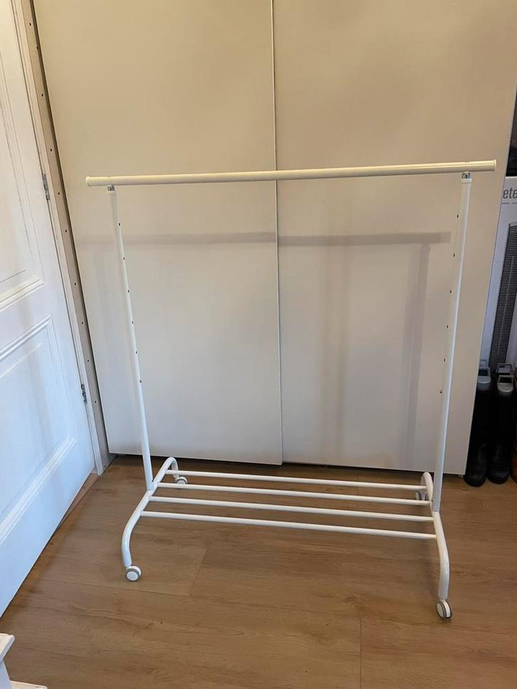 Ikea Rigga kledingrek, Kleding | Dames, Kledingrekken, Gebruikt, Met wielen, Ophalen