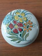 Polychroom bonbonschaaltje bloemen variant C ca. 14 cm, Antiek en Kunst, Antiek | Keramiek en Aardewerk, Ophalen of Verzenden