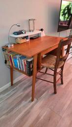 Vintage bureau met stoel, Huis en Inrichting, Bureaus, Ophalen, Gebruikt, Bureau