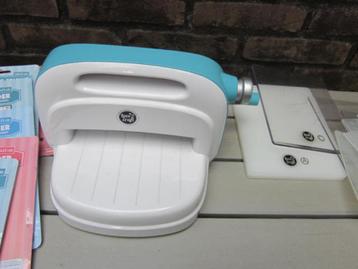 Love2 Craft Cutting & Embossing machine beschikbaar voor biedingen