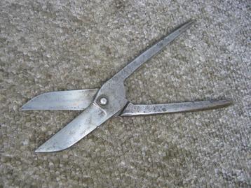 Zware metaal schaar beschikbaar voor biedingen