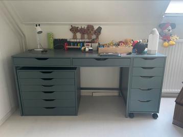 Bureau met veel opbergruimte (IKEA Alex-stijl) beschikbaar voor biedingen