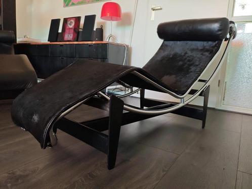 Cassina lc4 Vintage Corbusier Ponyhuid Nr: 180, Huis en Inrichting, Banken | Sofa's en Chaises Longues, Gebruikt, Eenpersoons