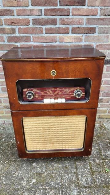 Philips FX551A Buizenradio beschikbaar voor biedingen
