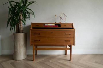 Deense mid century vintage secretaire van Arne Wahl Iversen beschikbaar voor biedingen