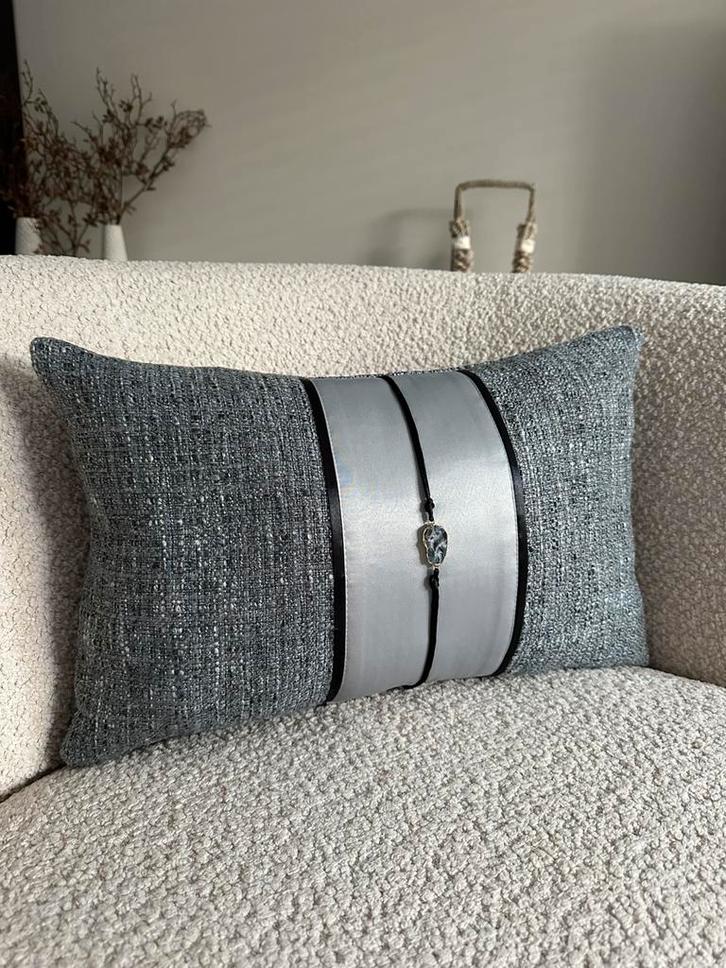 Luxe handgemaakte sierkussen 30x50, Huis en Inrichting, Woonaccessoires | Kussens, Nieuw, Blauw, Vierkant, Ophalen of Verzenden