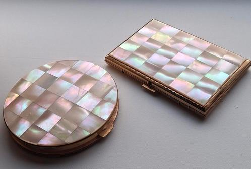 Poederdoos en sigaretten doos parelmoer ..art Deco.., Sieraden, Tassen en Uiterlijk, Uiterlijk | Cosmetica en Make-up, Zo goed als nieuw