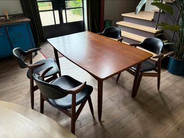 Vintage koehoorn stoelen incl 4 - 8 pers tafel beschikbaar voor biedingen