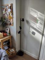 NYMÅNE zwarte staande lamp + lampen, Huis en Inrichting, Lampen | Vloerlampen, Ophalen, Zo goed als nieuw, Metaal, 150 tot 200 cm