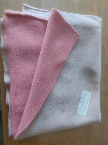 Roze Fleece Stof - 60 x 140 cm beschikbaar voor biedingen