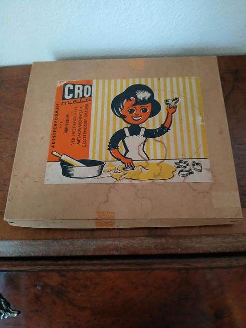 Uitsteekvormpjes uit de DDR., Antiek en Kunst, Curiosa en Brocante, Ophalen of Verzenden