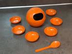 Vintage / retro pinda set oranje + 6 schaaltjes, Ophalen of Verzenden, Huis en Inrichting