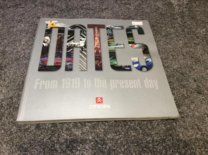 Citroën Boek - Dates 1929 tot heden - Licht Beschadigd, Boeken, Auto's | Boeken, Gelezen, Citroën, Ophalen of Verzenden