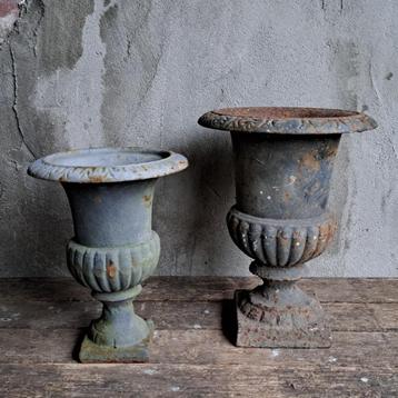 Brocante gietijzeren vaas vaasje tuinvaas jardinère *Etage3* beschikbaar voor biedingen