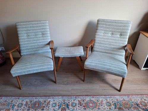 Vintage Deense Stoelen Set + Voetenbank, Huis en Inrichting, Stoelen, Gebruikt, Twee, Hout, Stof, Grijs, Ophalen