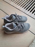 SKECHERS MAAT 37 KLEUR ZILVER/ GRIJS LICHT GEWICHT, Ophalen of Verzenden, Zo goed als nieuw, Grijs, Sneakers of Gympen