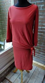 Steen-rode stretch stof Solar jurk maat M, Maat 38/40 (M), Onder de knie, Zo goed als nieuw, Solar