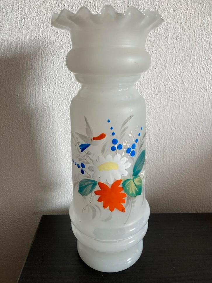 Opaak Wit Bristol Glas,Vaas met Bloemen deco, Antiek en Kunst, Antiek | Glas en Kristal, Ophalen of Verzenden