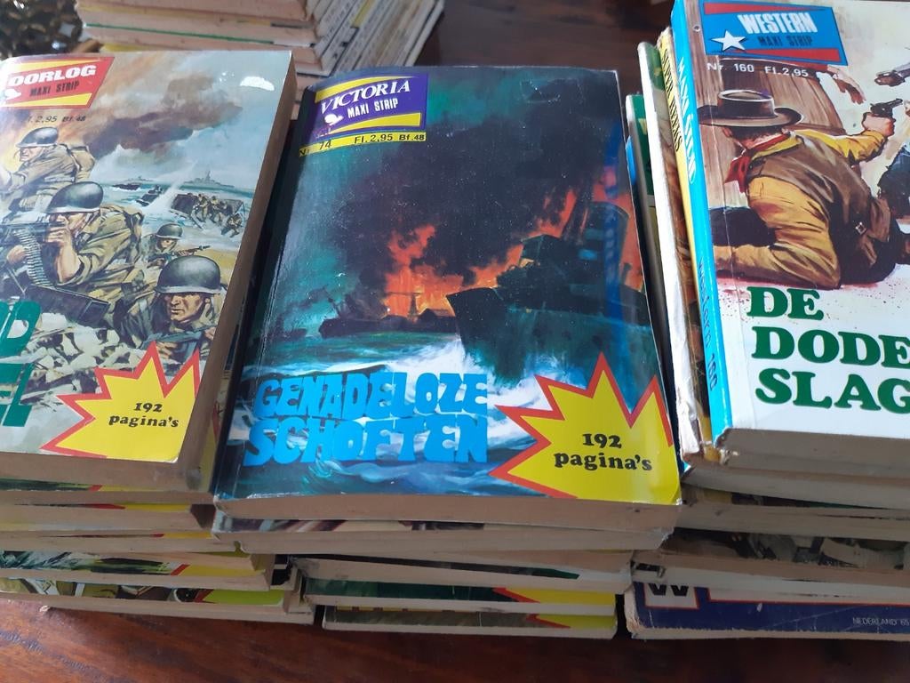 Pockets oorlog en western., Ophalen of Verzenden, Gelezen